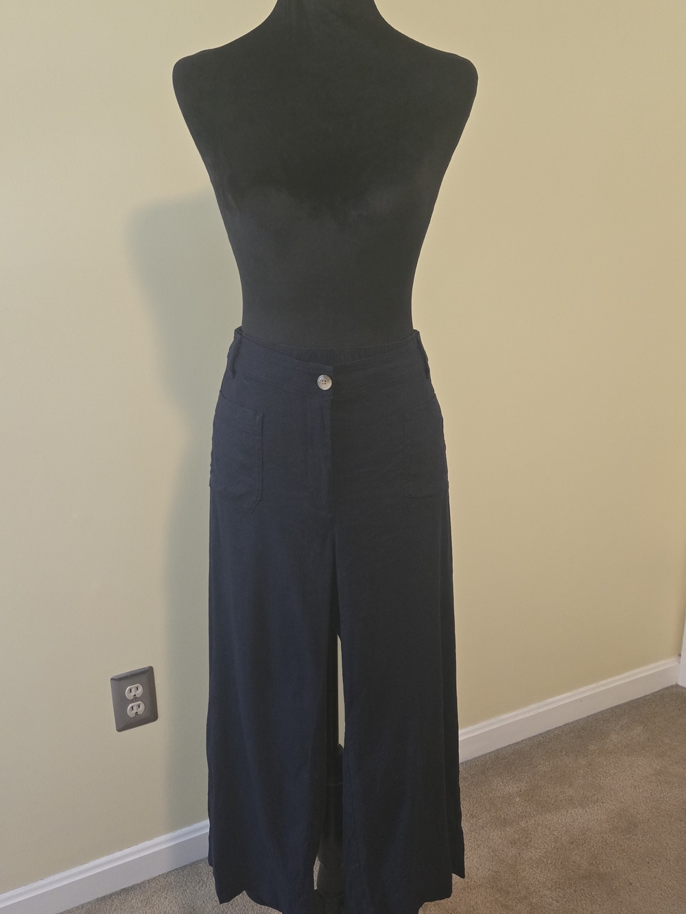 J.Jill Wide Leg Linen Navy Capris with Front Pockets